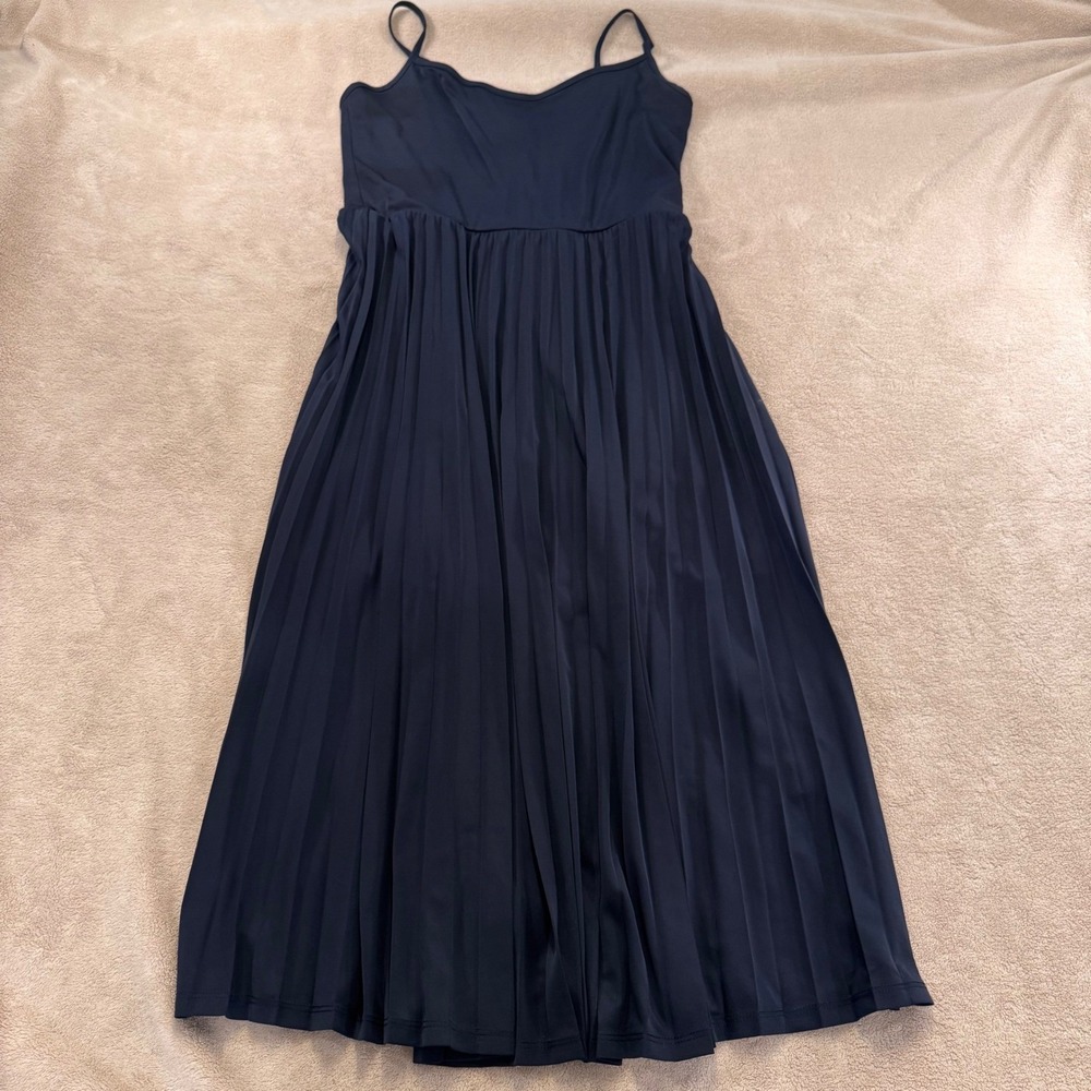 NWT Navy Blue Pleated Midi Dress Wedding Party Minimalist Summer Resort Sz M - Picture 5 of 12